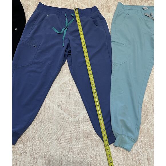 Lot of 3 FIGS Joggers Scrub Pants Women's Size Large & Large/P Excellent Cond! - Picture 8 of 16
